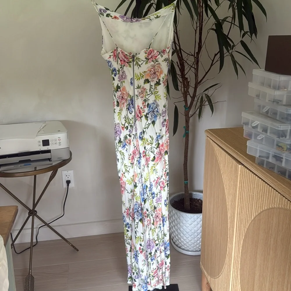Alice and Olivia
Harmony Floral Maxi Slip Dress size 2 - Picture 7 of 9